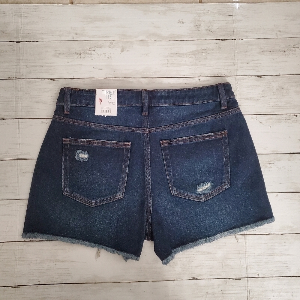 𝅺TIME and Tru Women's High Rise Frayed Hem Vintage Denim Short - Picture 7 of 7